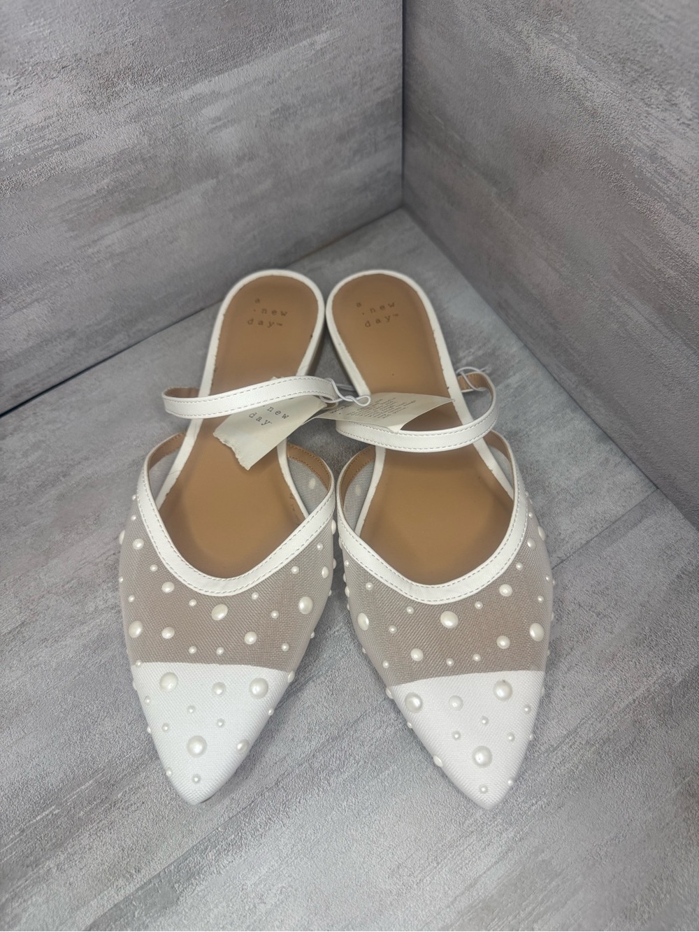 A New Day Women’s Slip-On Ballet Flats White Mesh Pearls Pointed Toe 9.5 new
